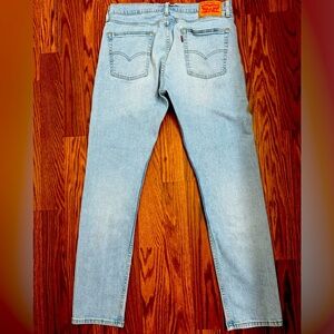Levi’s 510 Skinny Fit Men’s Jeans— Mention Me Medium Wash Size 33x32